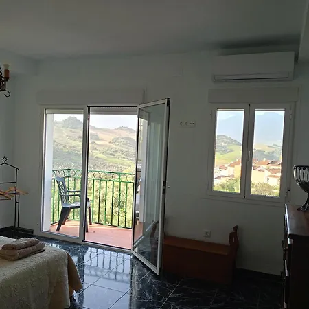 Villa Cultural Montelucia Montecorto Room photo